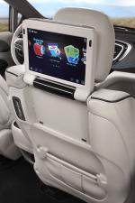 Chrysler Pacifica Hybrid Limited 2016 года